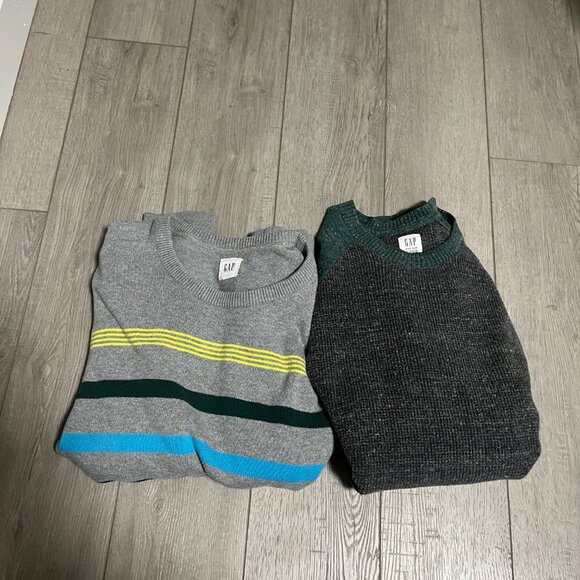 3/$20 Bundle of 2 Men's Gap Sweaters Size Medium Size M Sweat Shirt Pullover - Picture 2 of 7